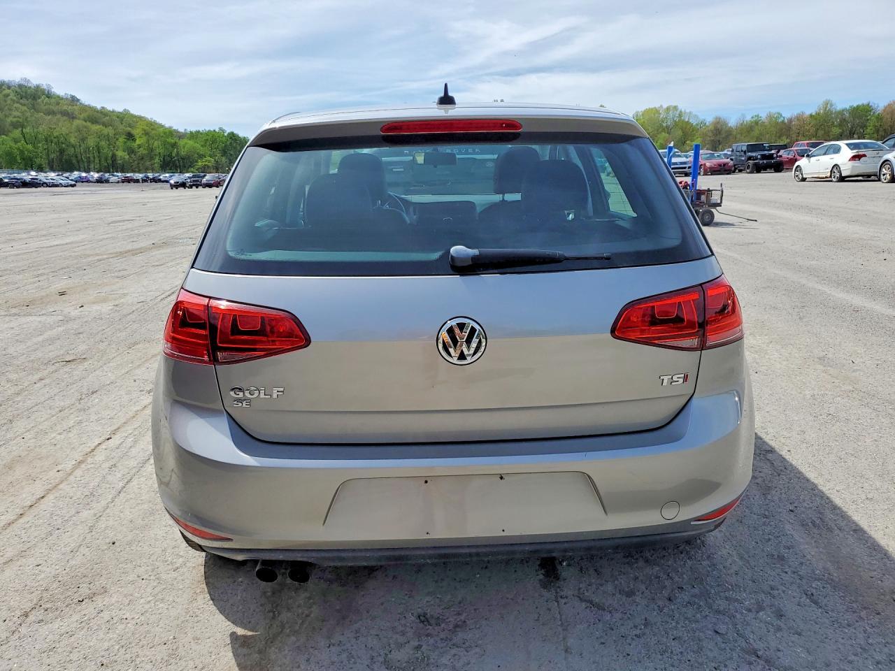 2016 Volkswagen Golf S - Image 6