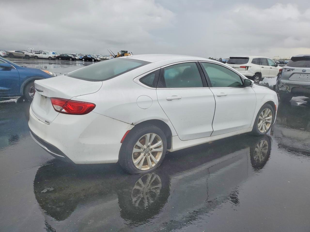 2016 Chrysler 200 Limited - Фото 3