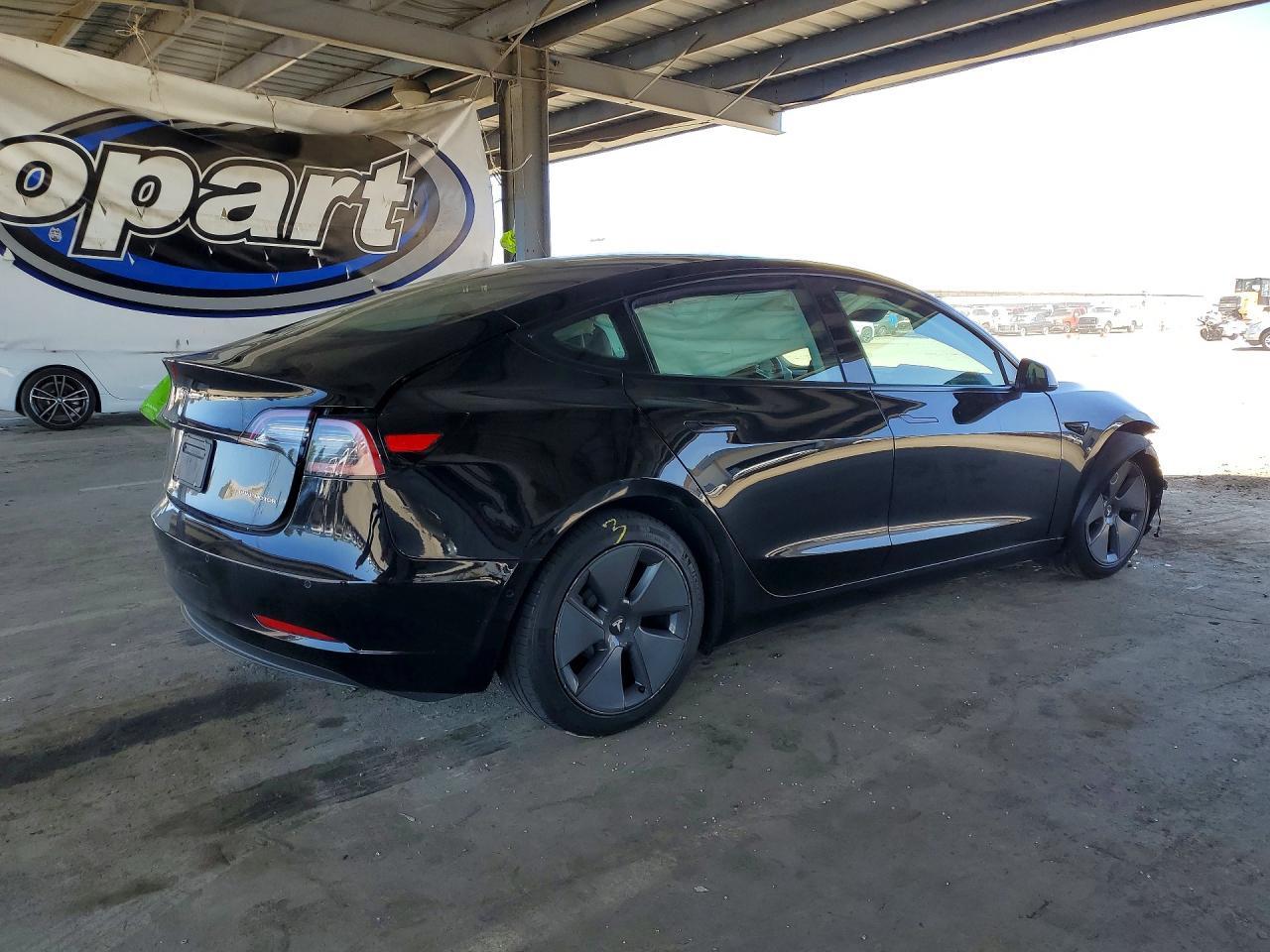 2022 Tesla Model 3 - Image 3