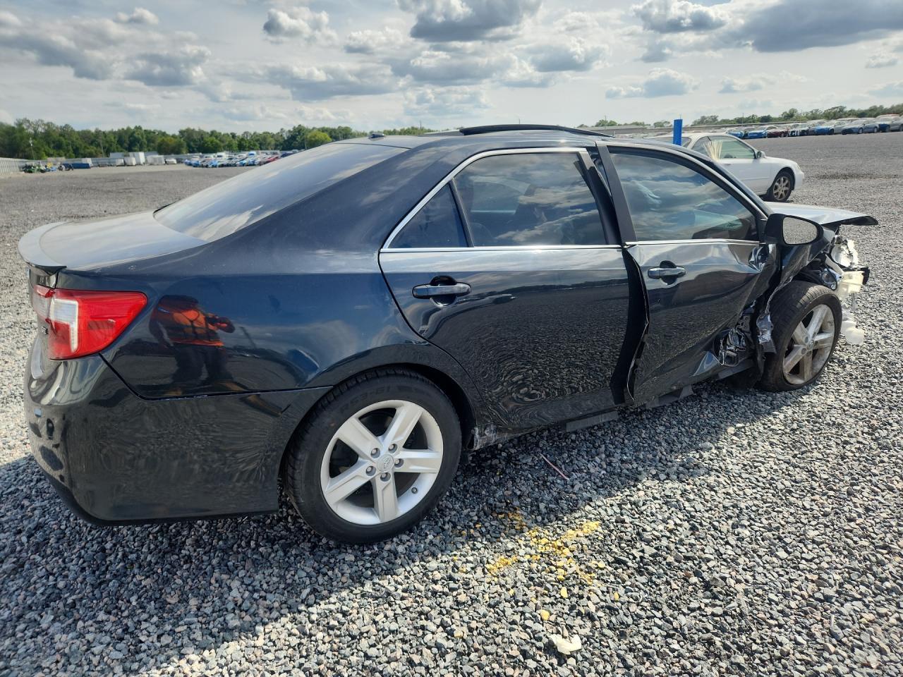 2013 Toyota Camry Se - Фото 3