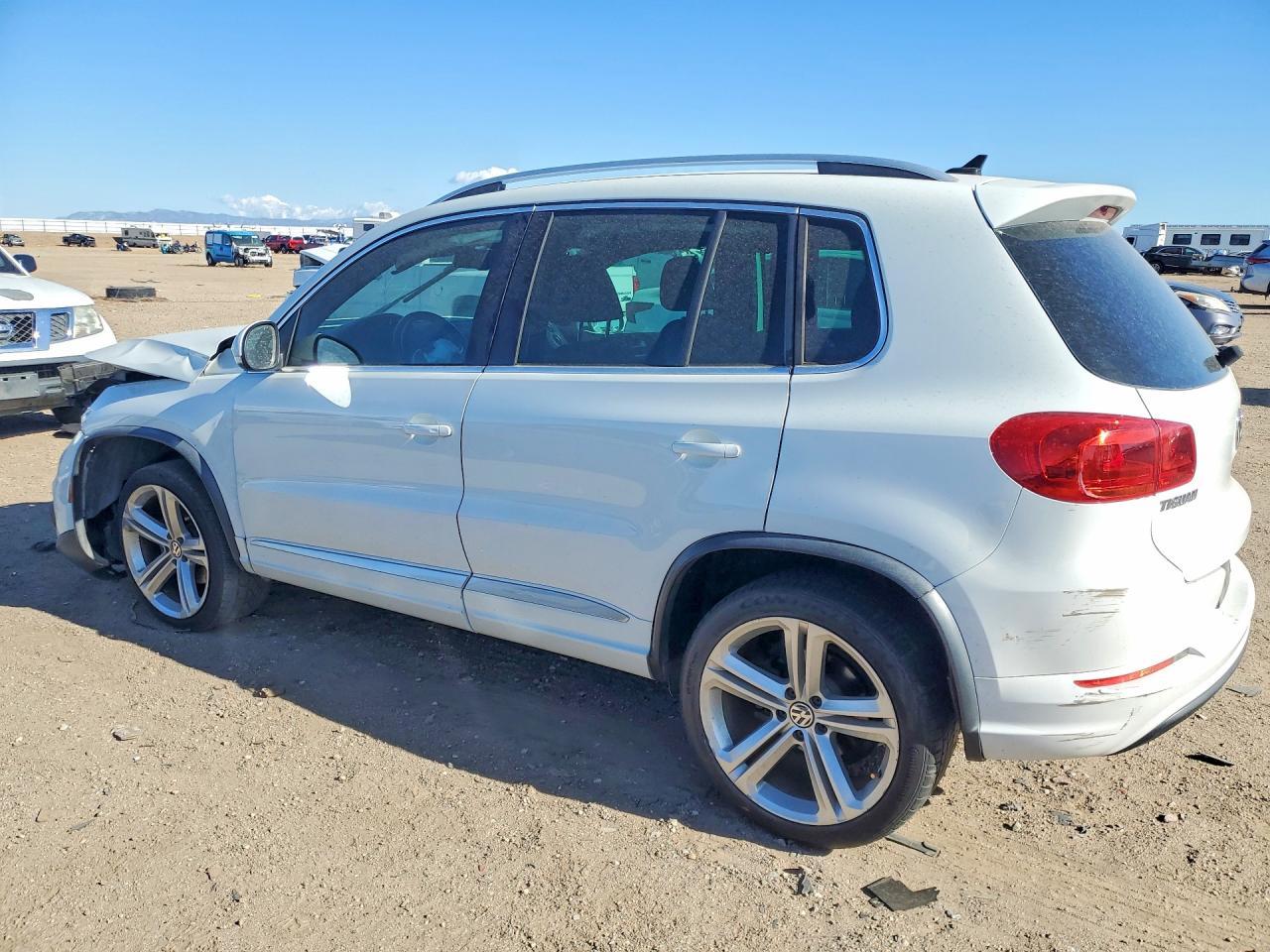 2016 Volkswagen Tiguan S - Image 2