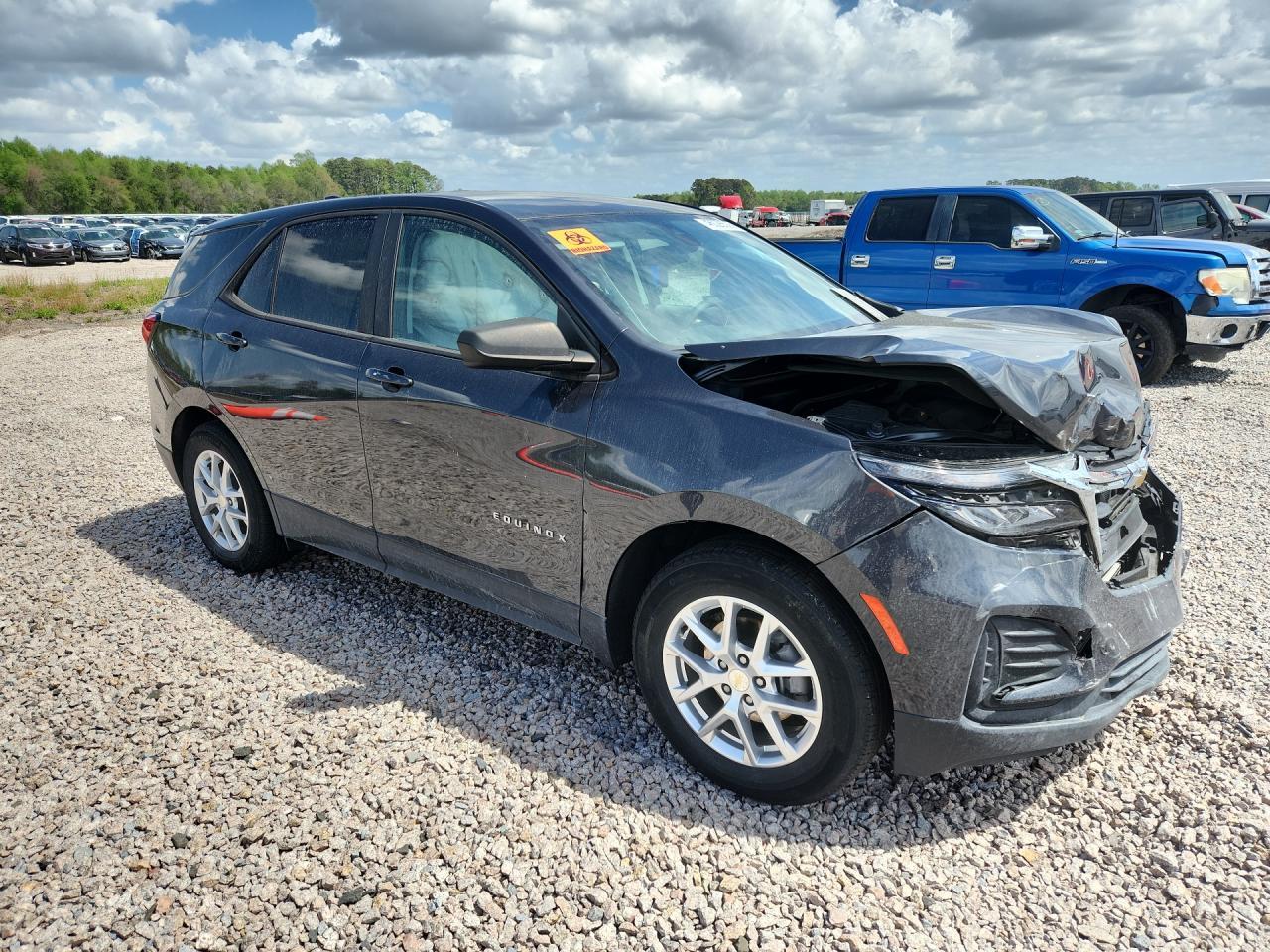 2022 Chevrolet Equinox Ls - Фото 4