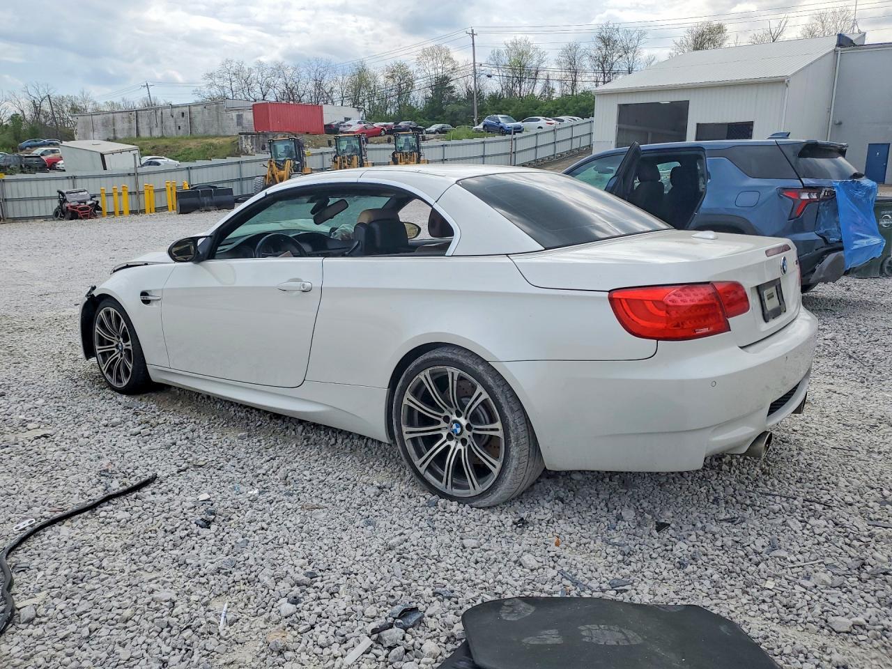 2011 BMW M3 - Image 2