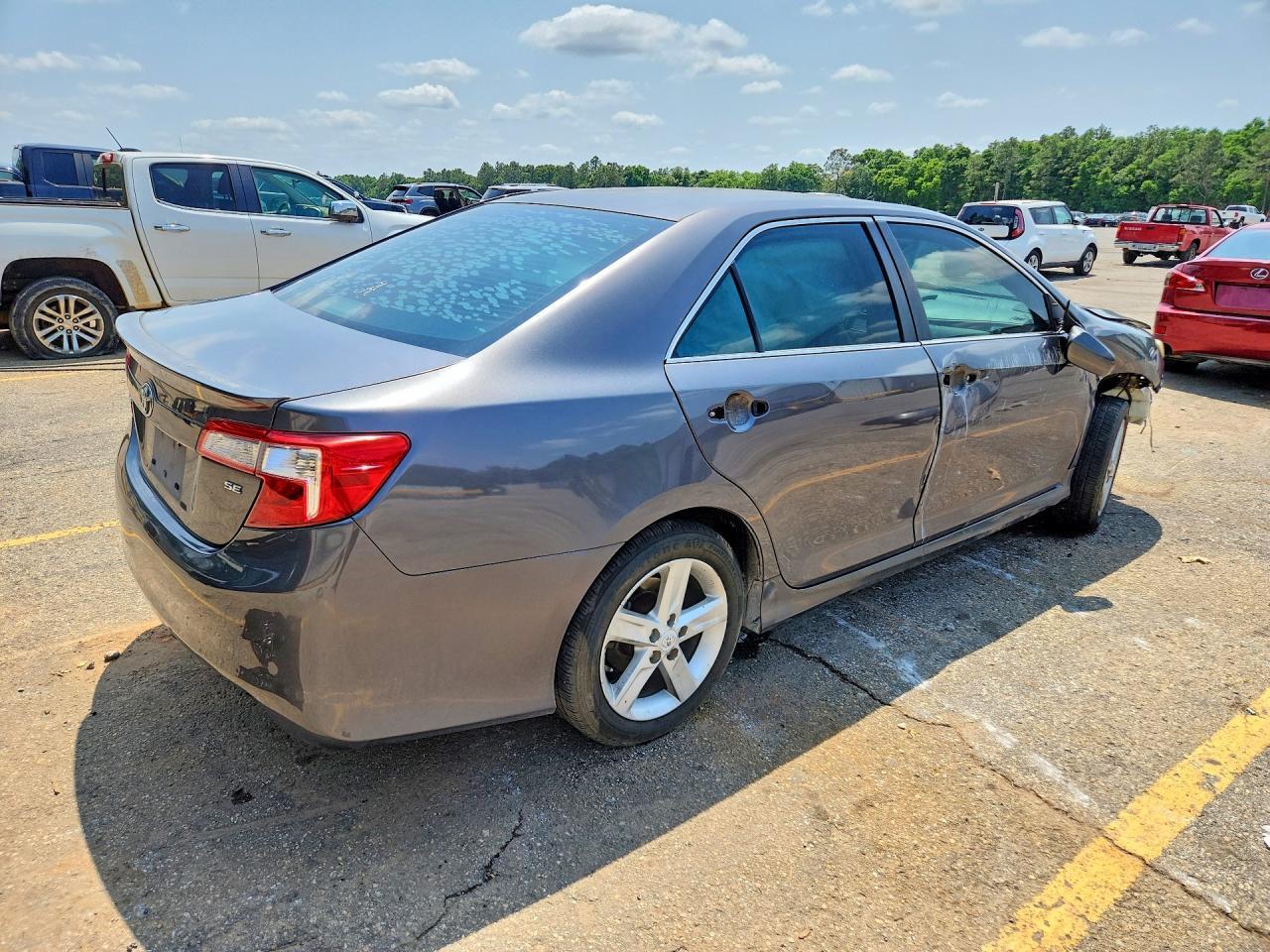 2012 Toyota Camry Se - Image 3