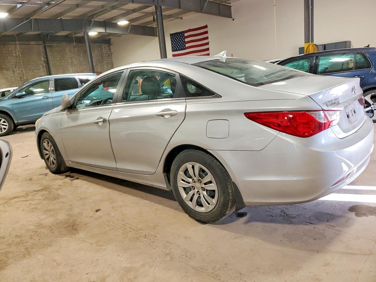 2011 Hyundai Sonata Gls - Image 2