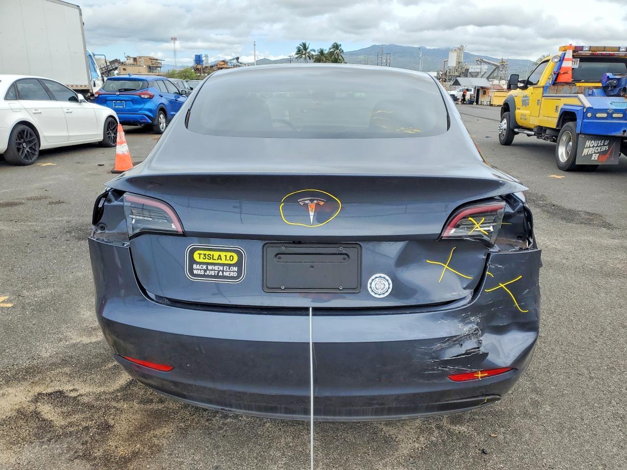 2023 Tesla Model 3 - Фото 6