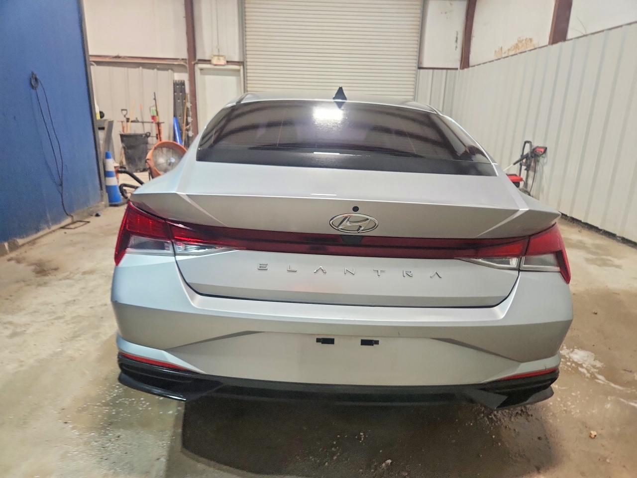 2021 Hyundai Elantra Se - Фото 6