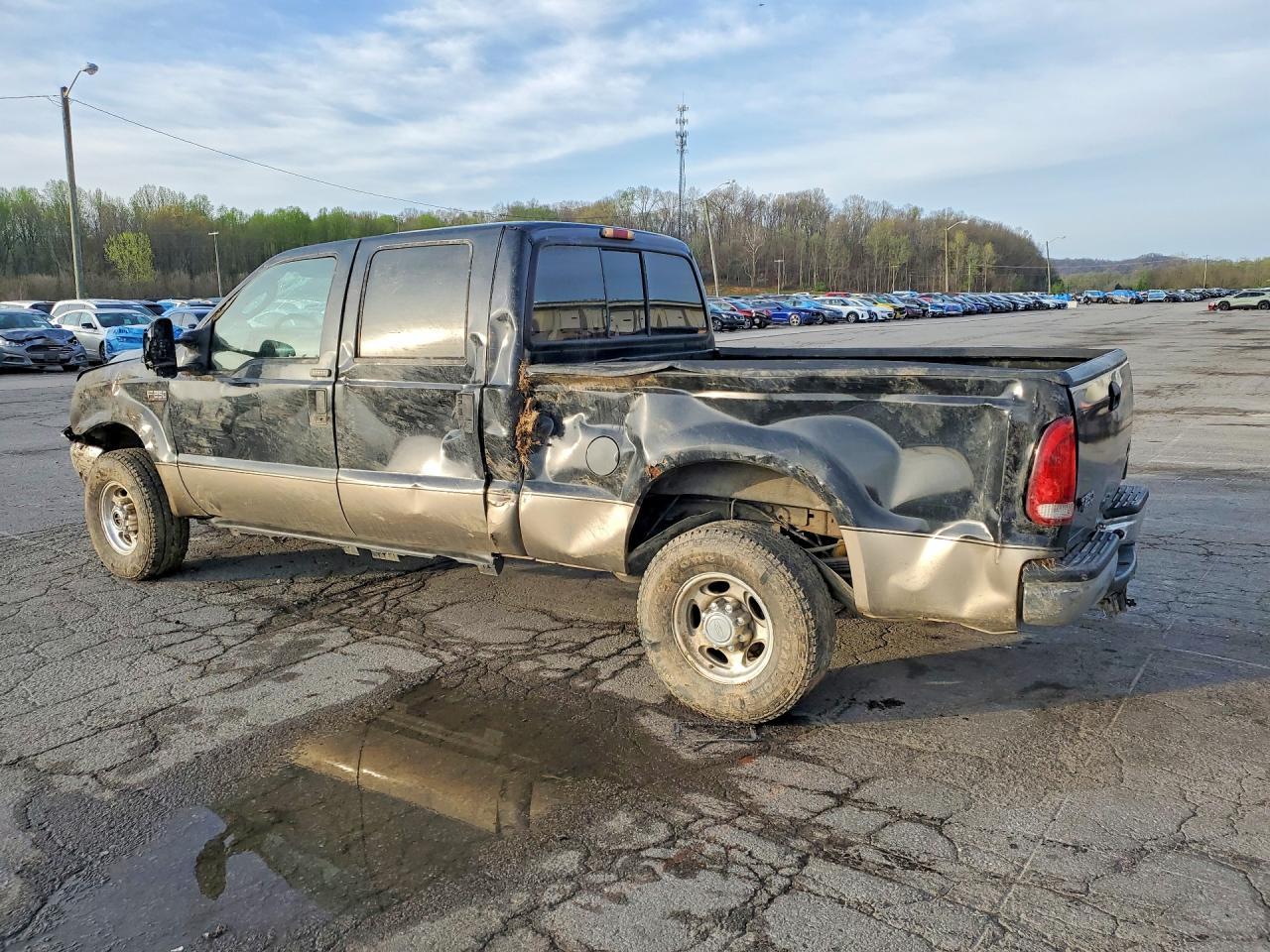 2004 Ford F250 Super Duty - Image 2