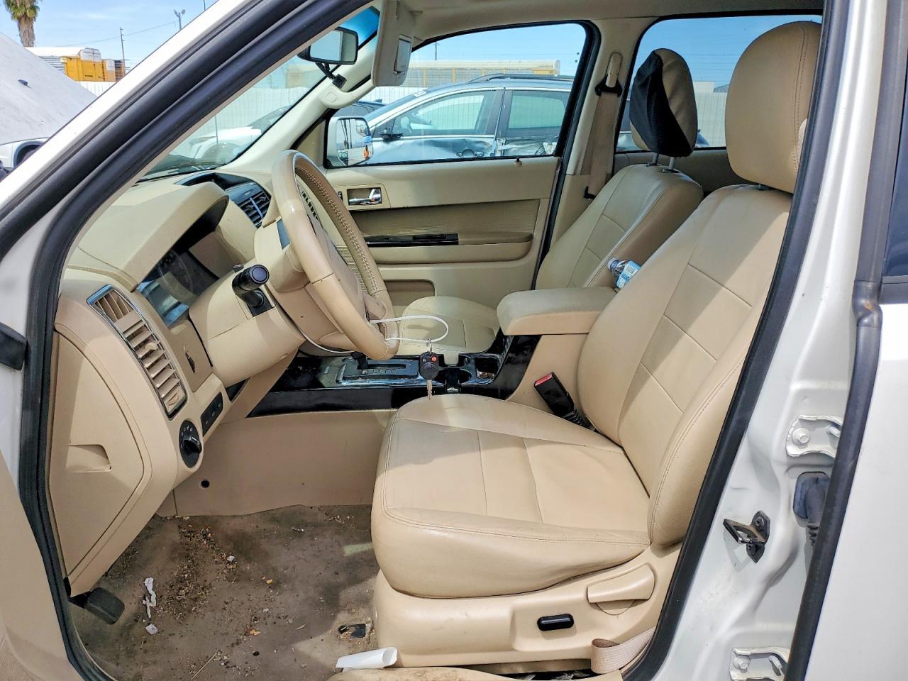 2010 Ford Escape Limited - Image 7