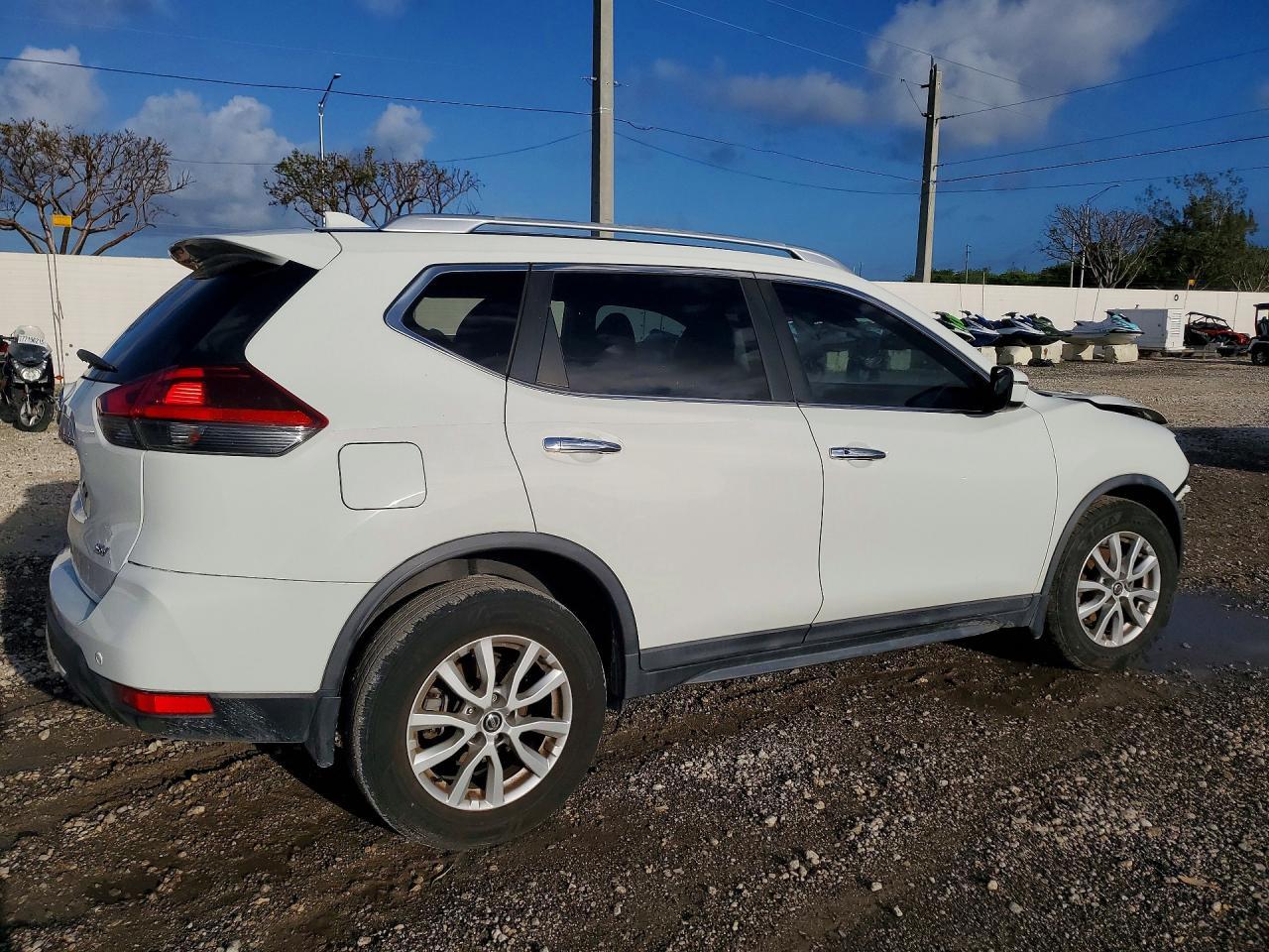 2019 Nissan Rogue Sv - Image 3