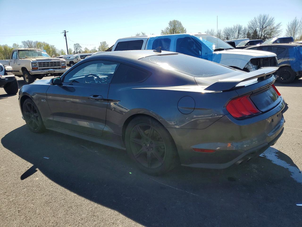 2020 Ford Mustang Gt - Фото 2