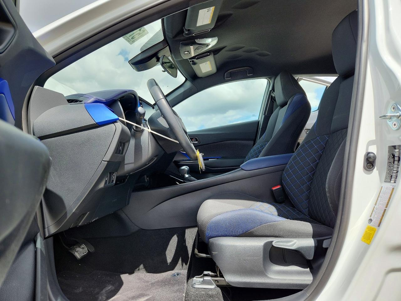 2022 Toyota C-Hr Xle - Image 7