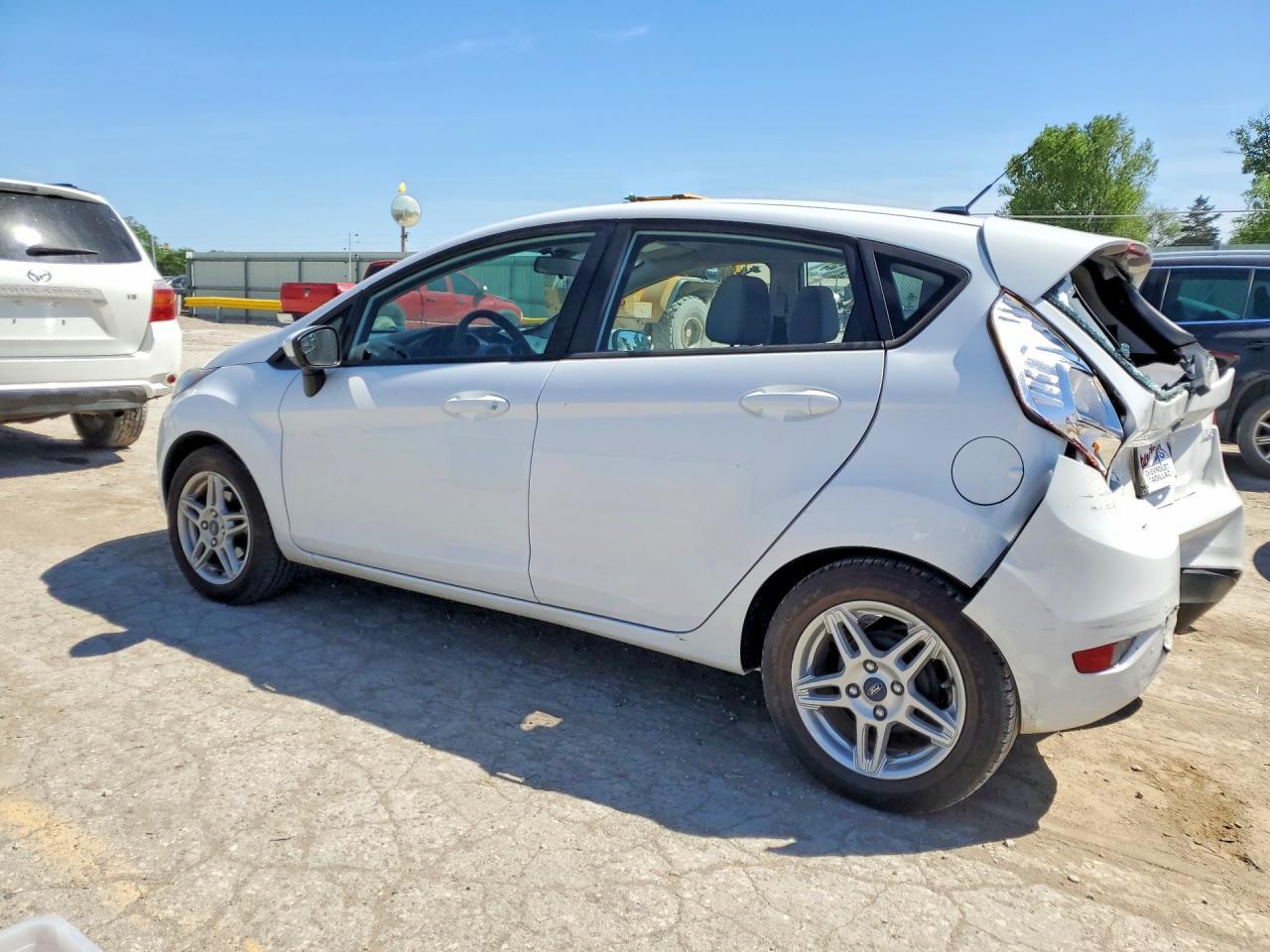 2019 Ford Fiesta Se - Фото 2