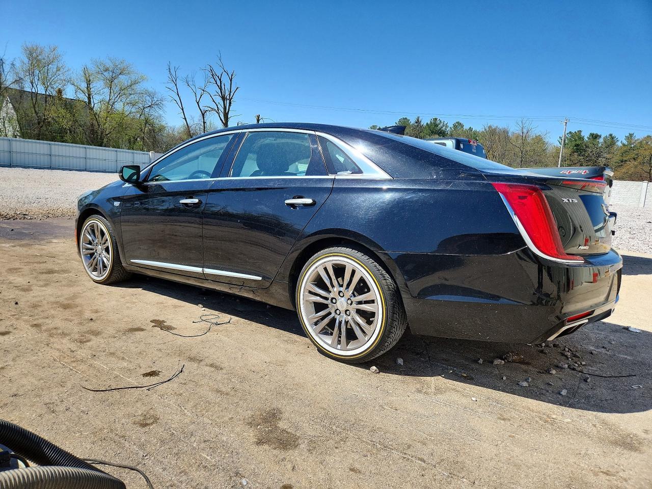 2018 Cadillac Xts Luxury - Image 2