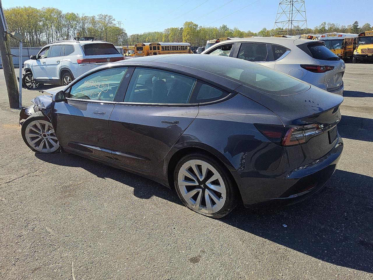2023 Tesla Model 3 - Фото 2