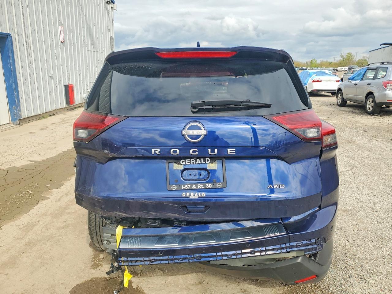 2025 Nissan Rogue Sv - Image 6