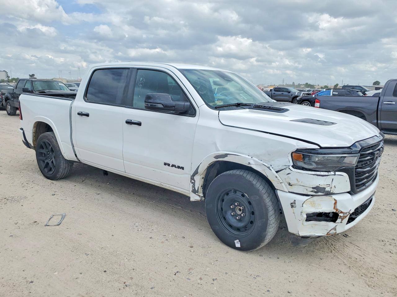 2025 Ram 1500 Laramie - Фото 4