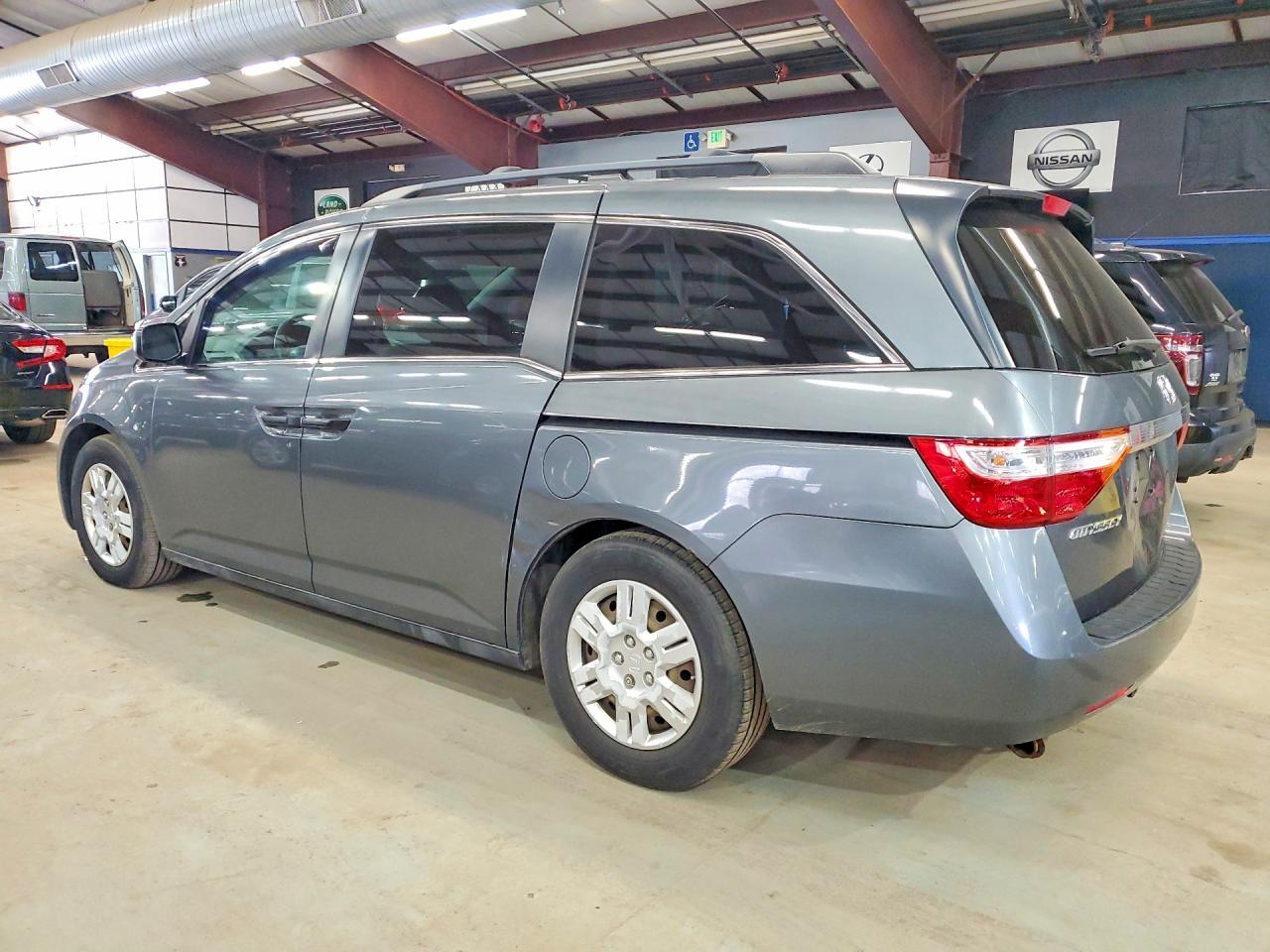 2012 Honda Odyssey Lx - Фото 2