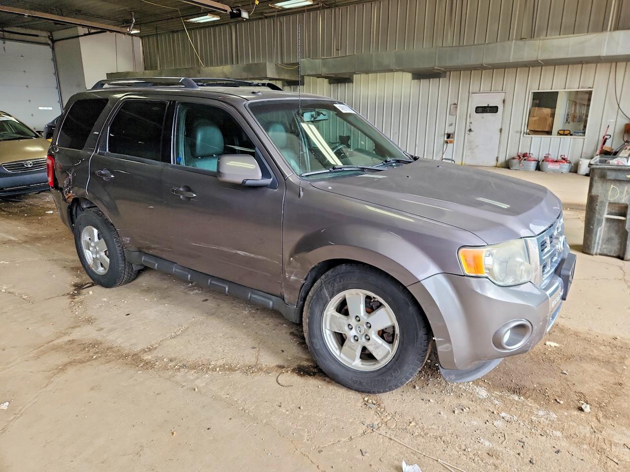 2010 Ford Escape Limited - Фото 4