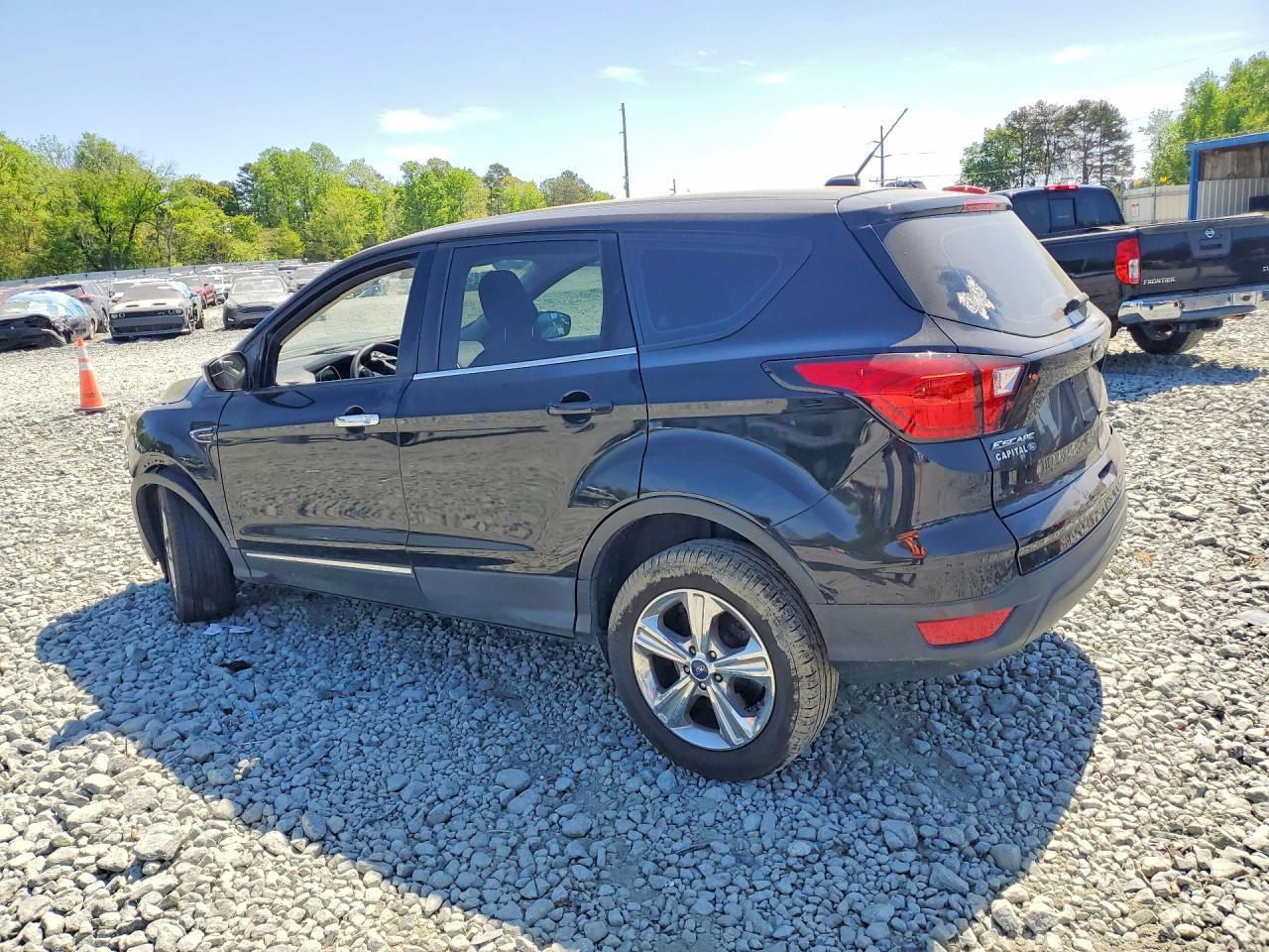 2019 Ford Escape S - Фото 2
