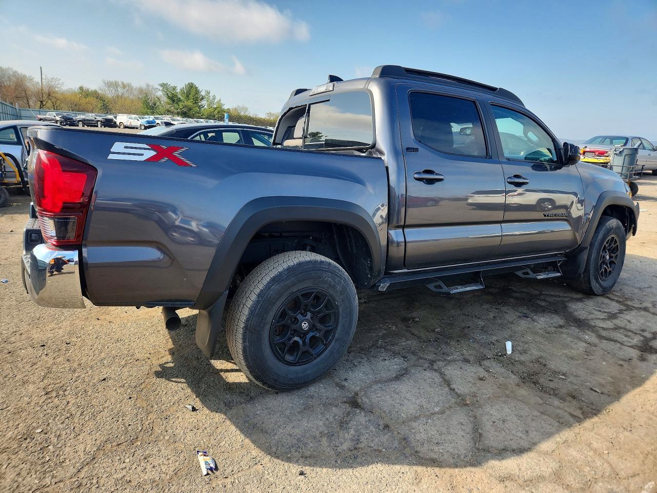 2023 Toyota Tacoma Sr5 V6 - Image 3