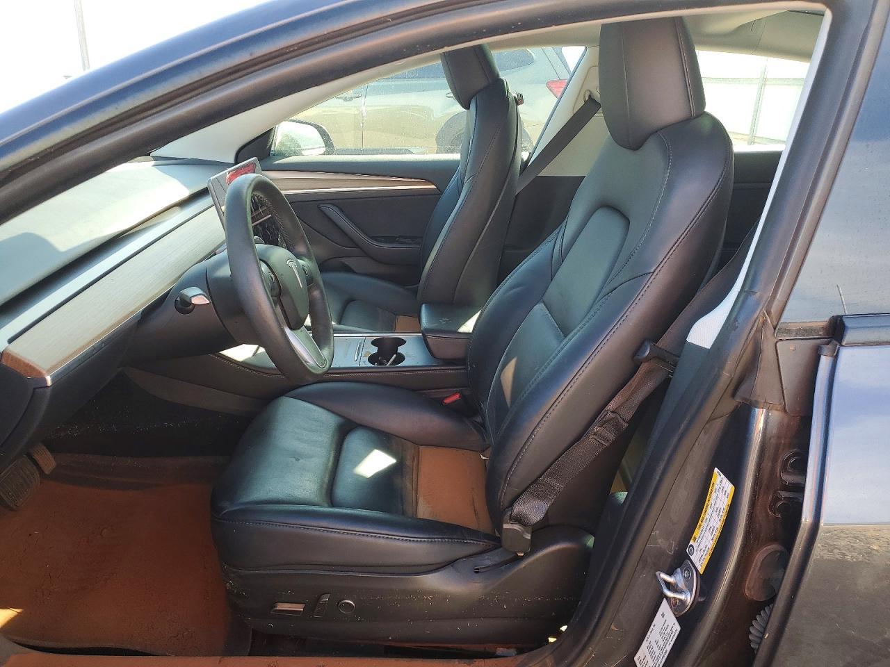 2023 Tesla Model 3 - Image 7