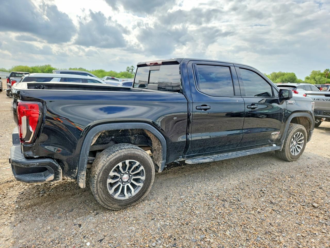 2022 GMC Sierra K1500 At4 - Фото 3