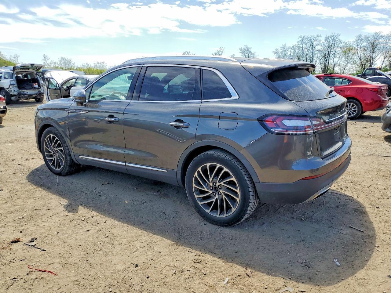 2019 Lincoln Nautilus Reserve - Image 2