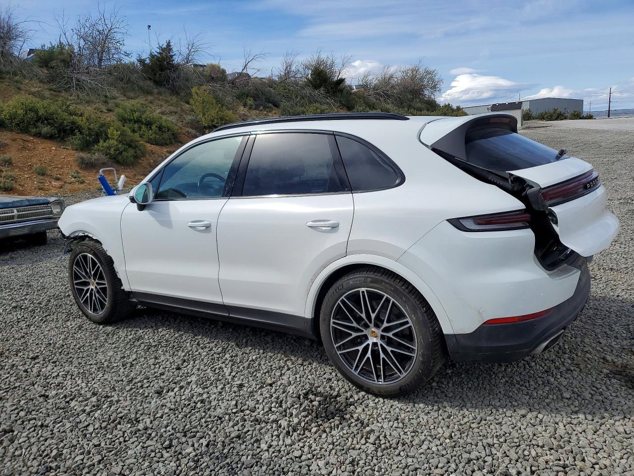 2024 Porsche Cayenne - Image 2