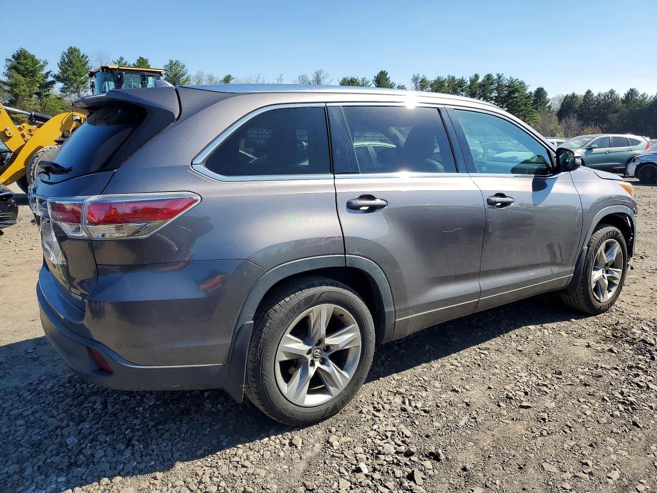 2016 Toyota Highlander Limited - Image 3