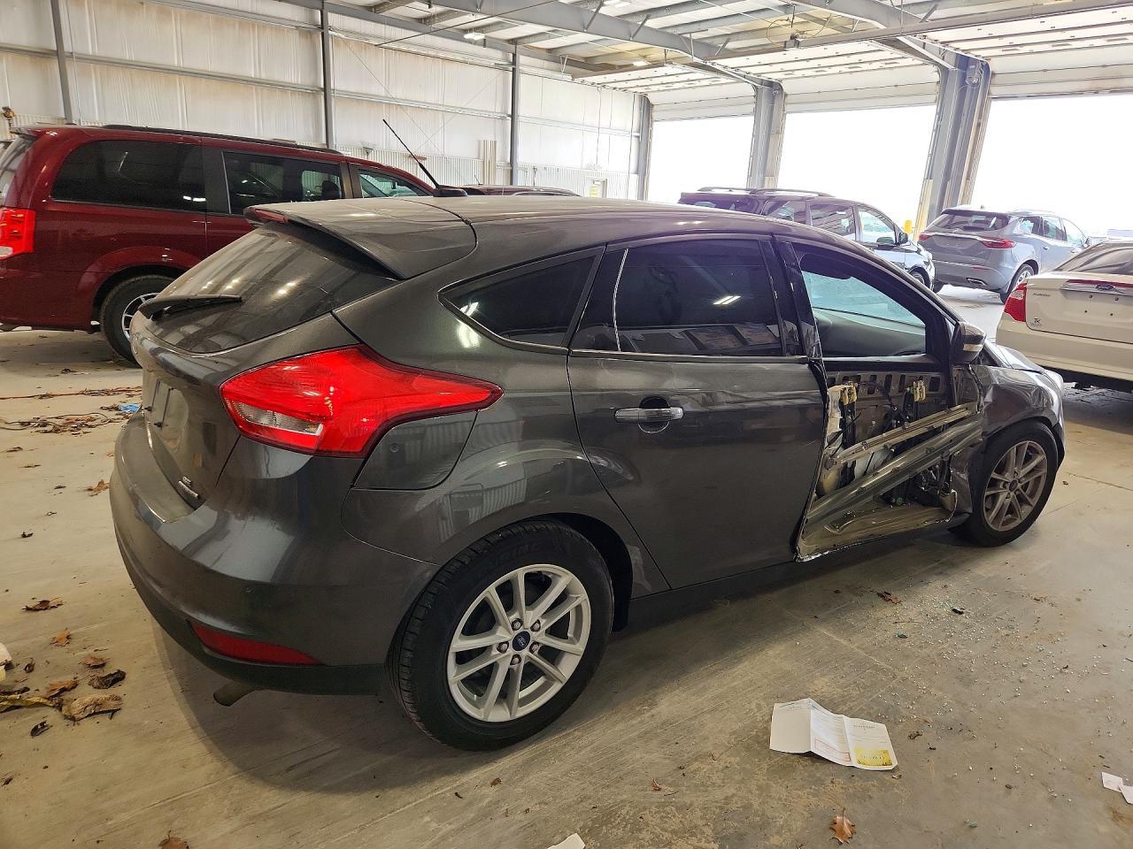 2015 Ford Focus Se - Image 3