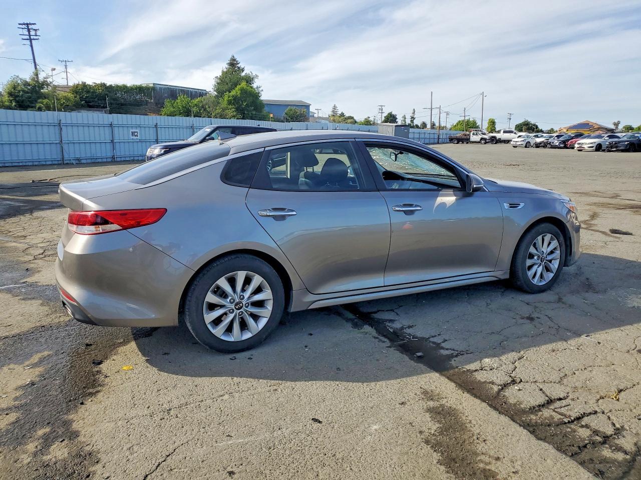 2018 Kia Optima - Фото 3
