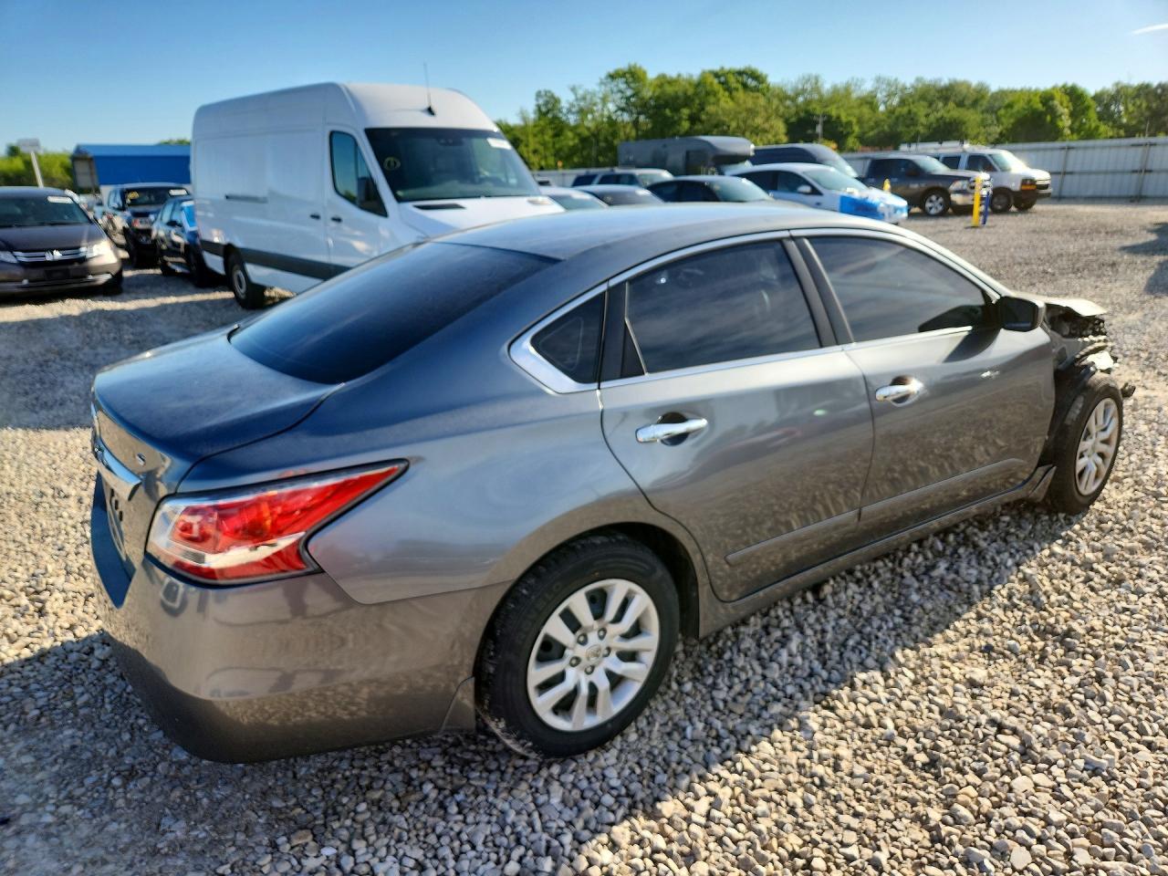2015 Nissan Altima 2.5 S - Фото 3