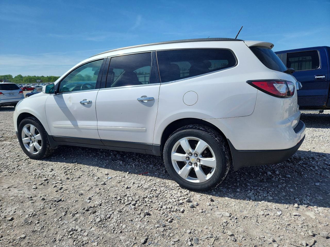 2016 Chevrolet Traverse Lt - Фото 2