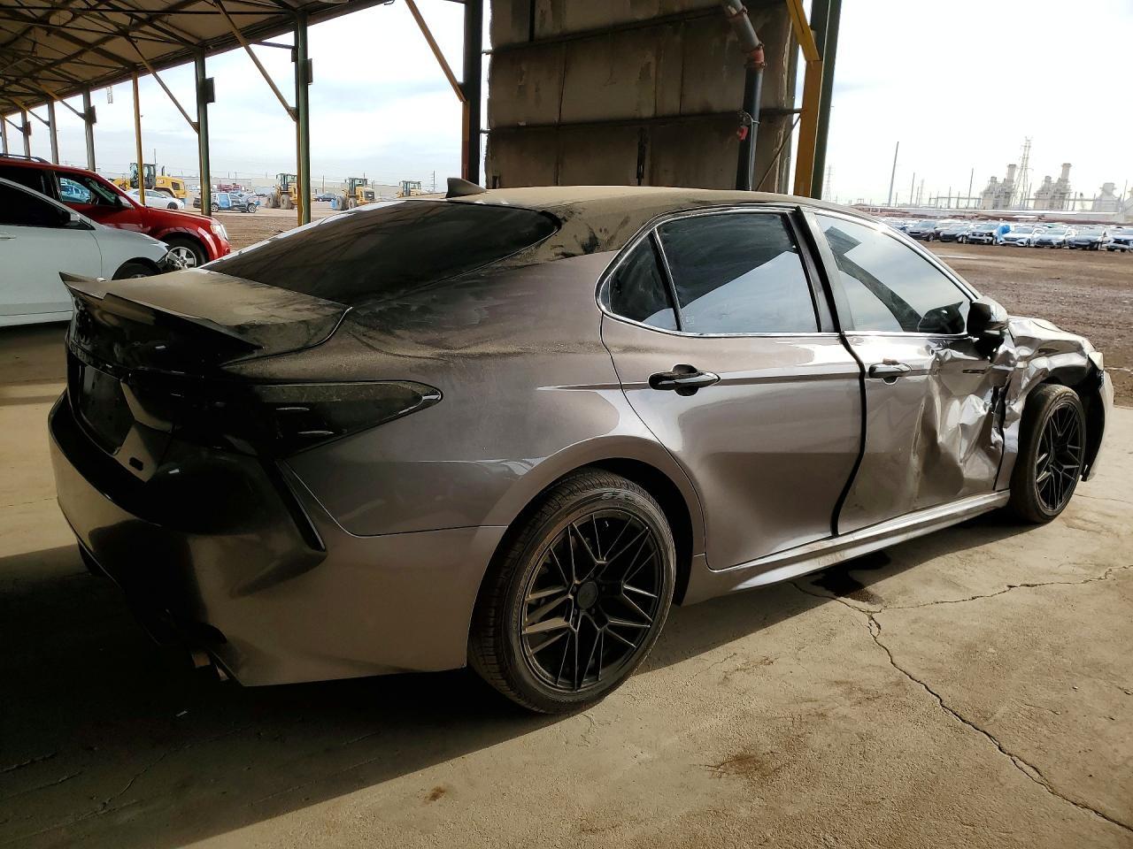 2019 Toyota Camry Se - Image 3
