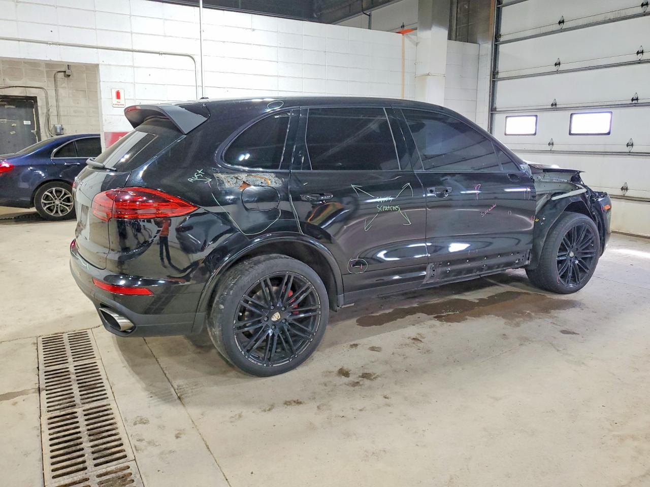 2017 Porsche Cayenne - Image 3