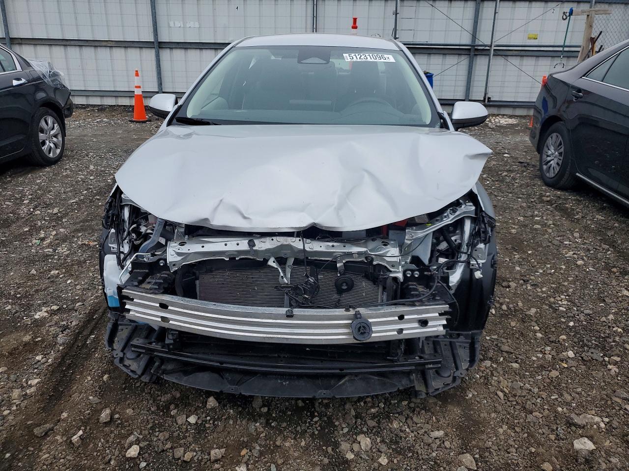 2025 Toyota Corolla Hybrid Le - Image 5