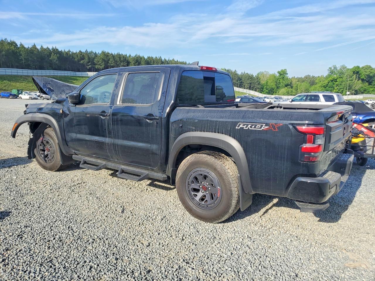 2025 Nissan Frontier Pro-X - Фото 2