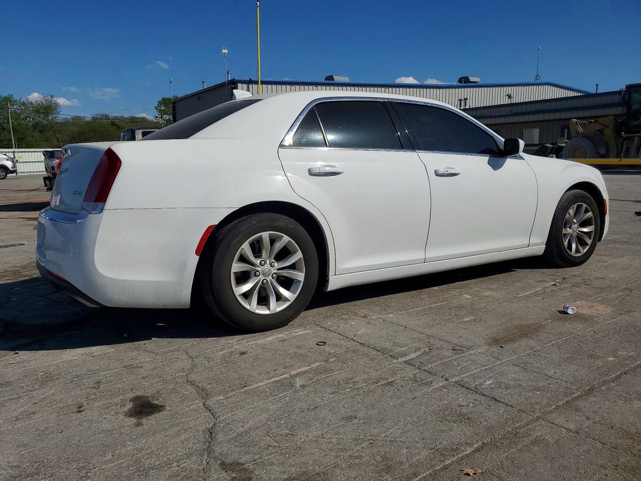 2016 Chrysler 300 Limited - Image 3