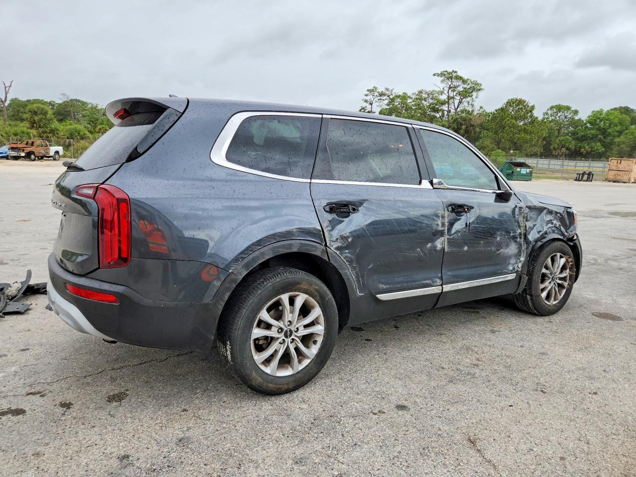 2022 Kia Telluride Lx - Image 3
