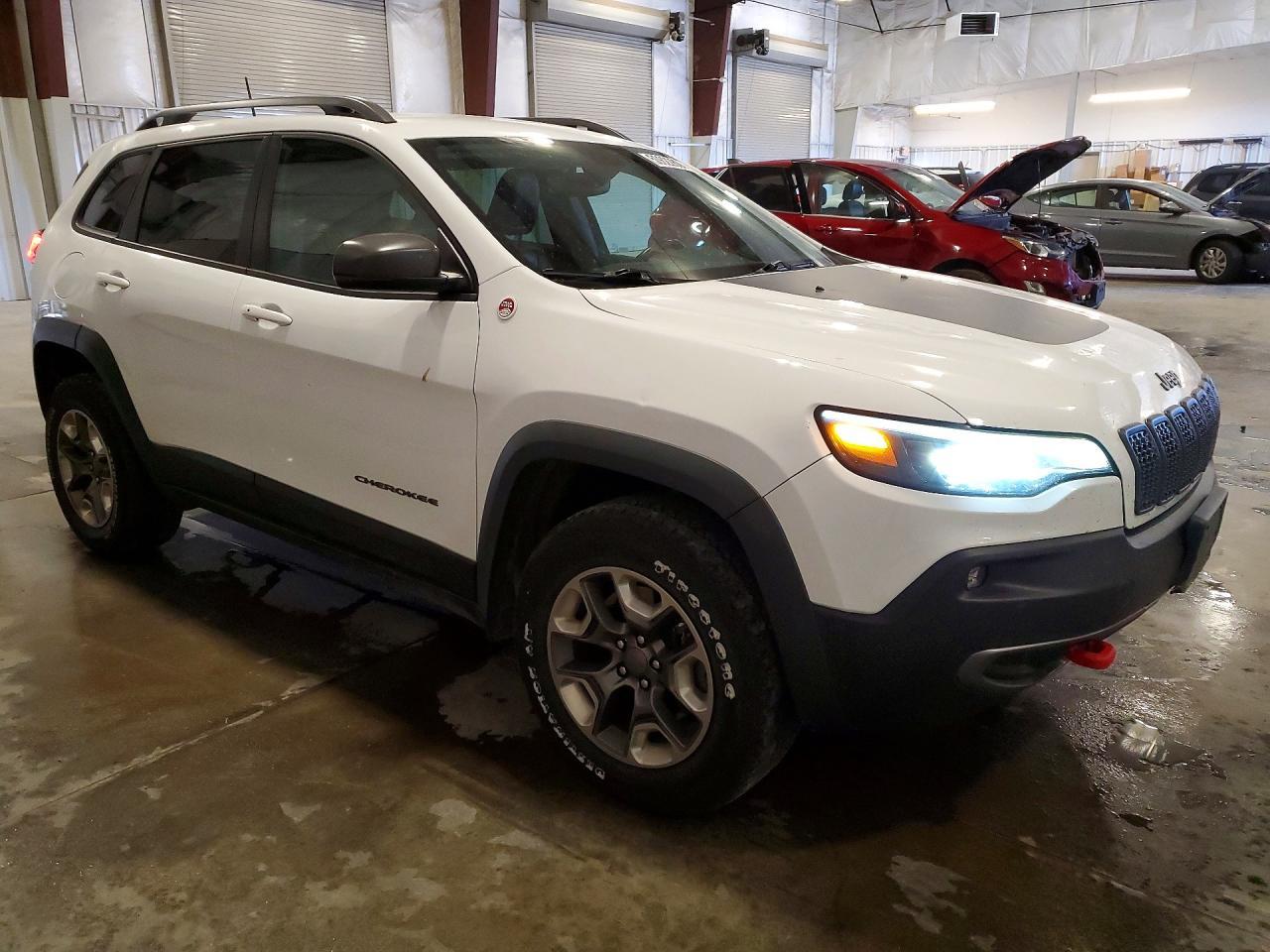 2019 Jeep Cherokee Trailhawk - Image 4