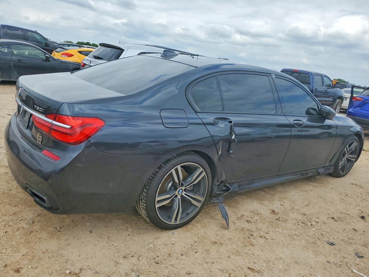 2019 BMW 750 I - Фото 3