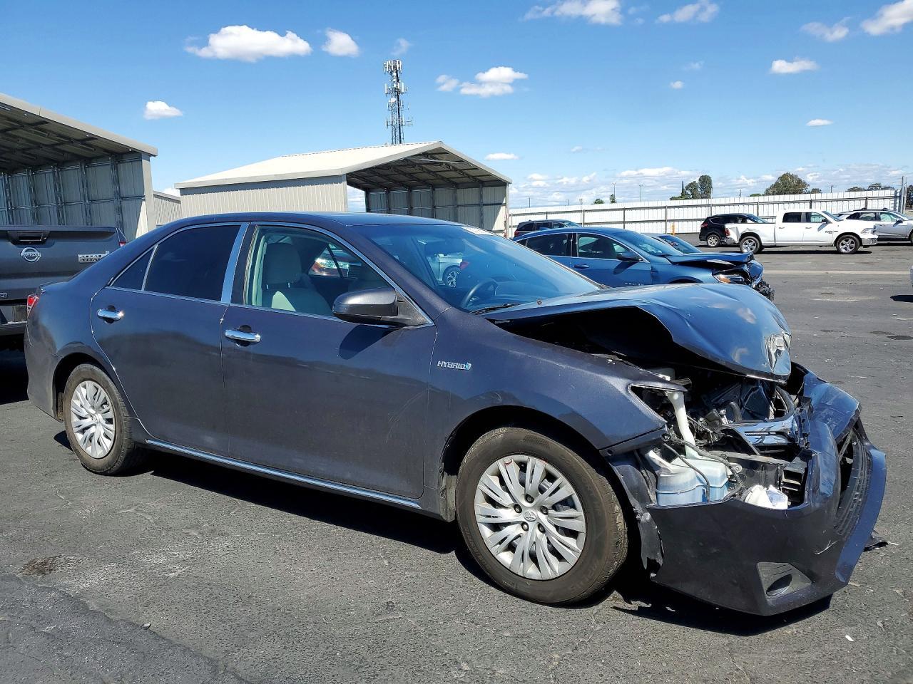 2013 Toyota Camry Hybrid Le - Фото 4