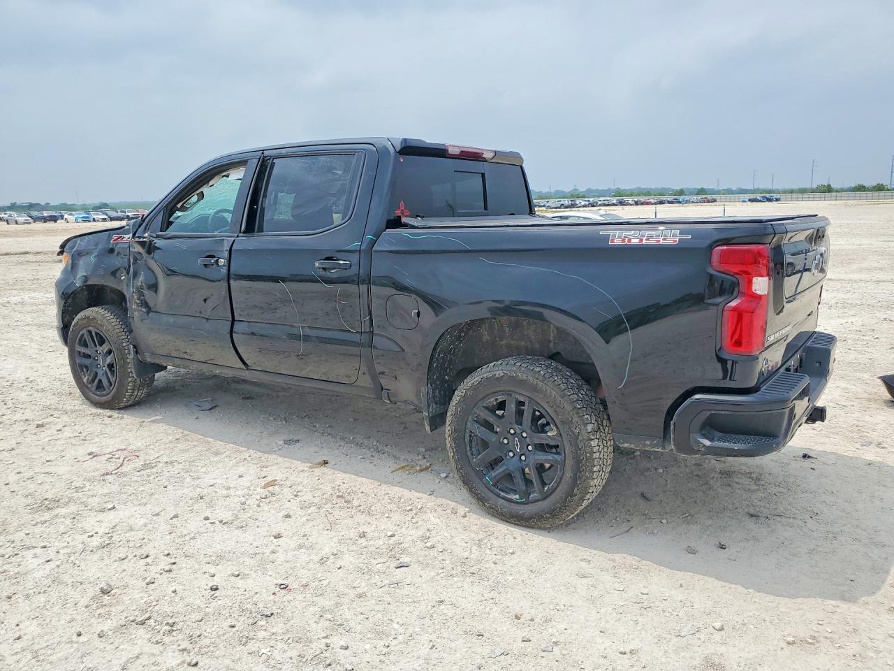 2026 Chevrolet Silverado - Фото 2