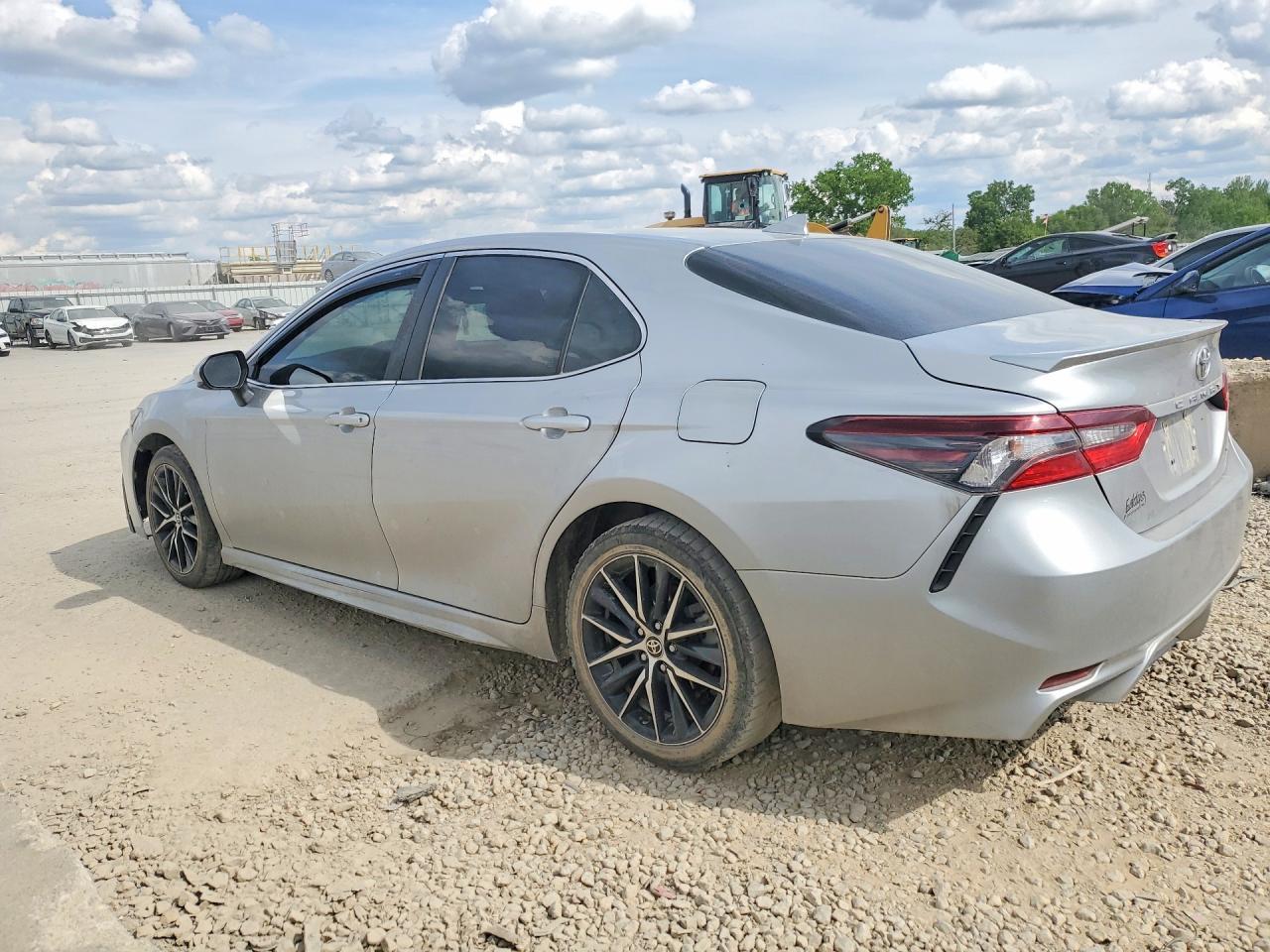 2021 Toyota Camry Se - Image 2