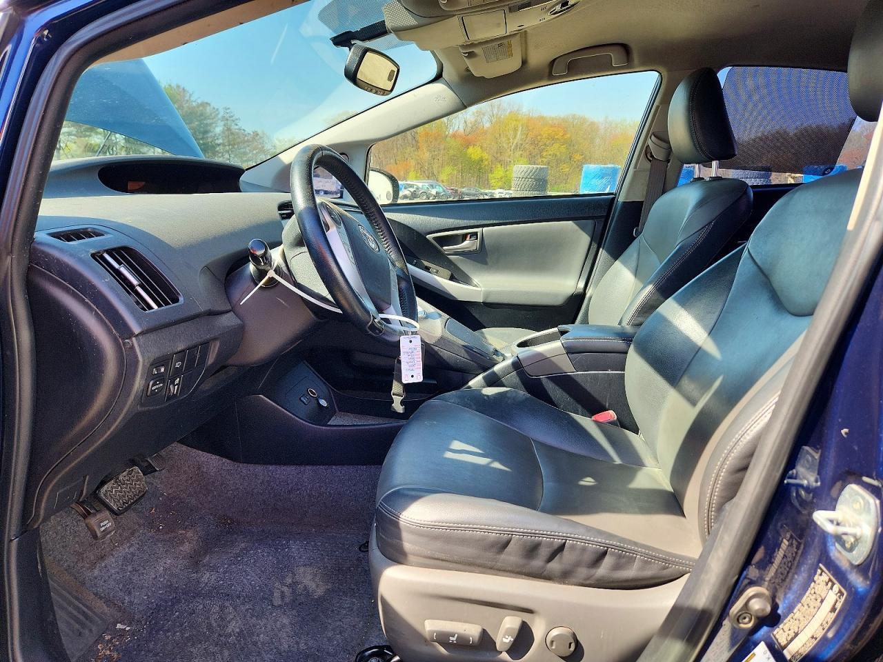 2013 Toyota Prius Five - Image 7