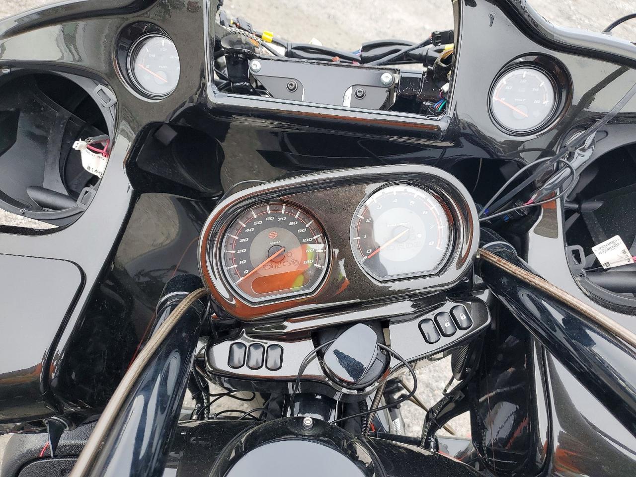 2018 Harley-Davidson Fltrxse Cvo Road Glide - Image 7
