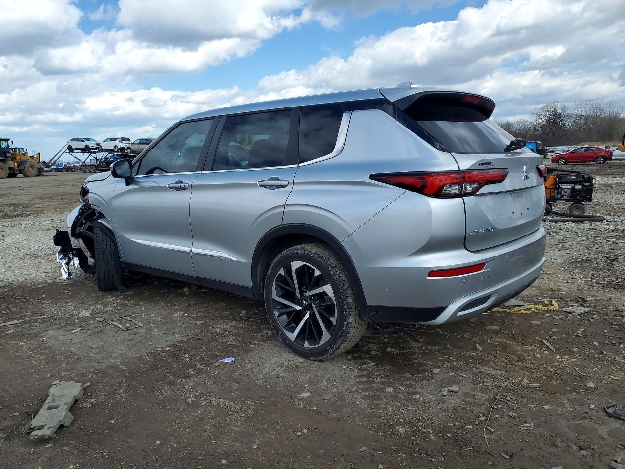 2022 Mitsubishi Outlander Se - Фото 2