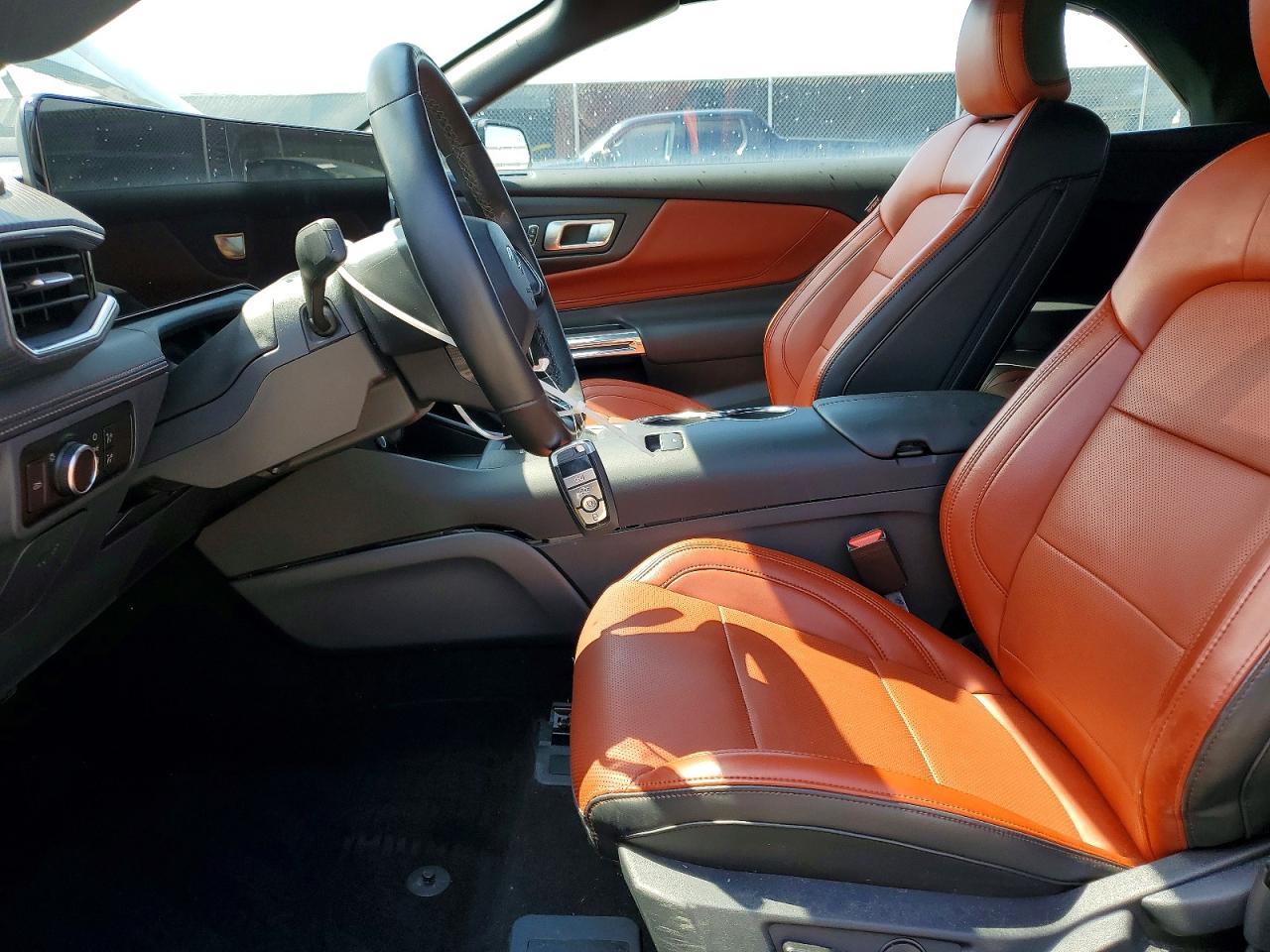 2025 Ford Mustang - Фото 7