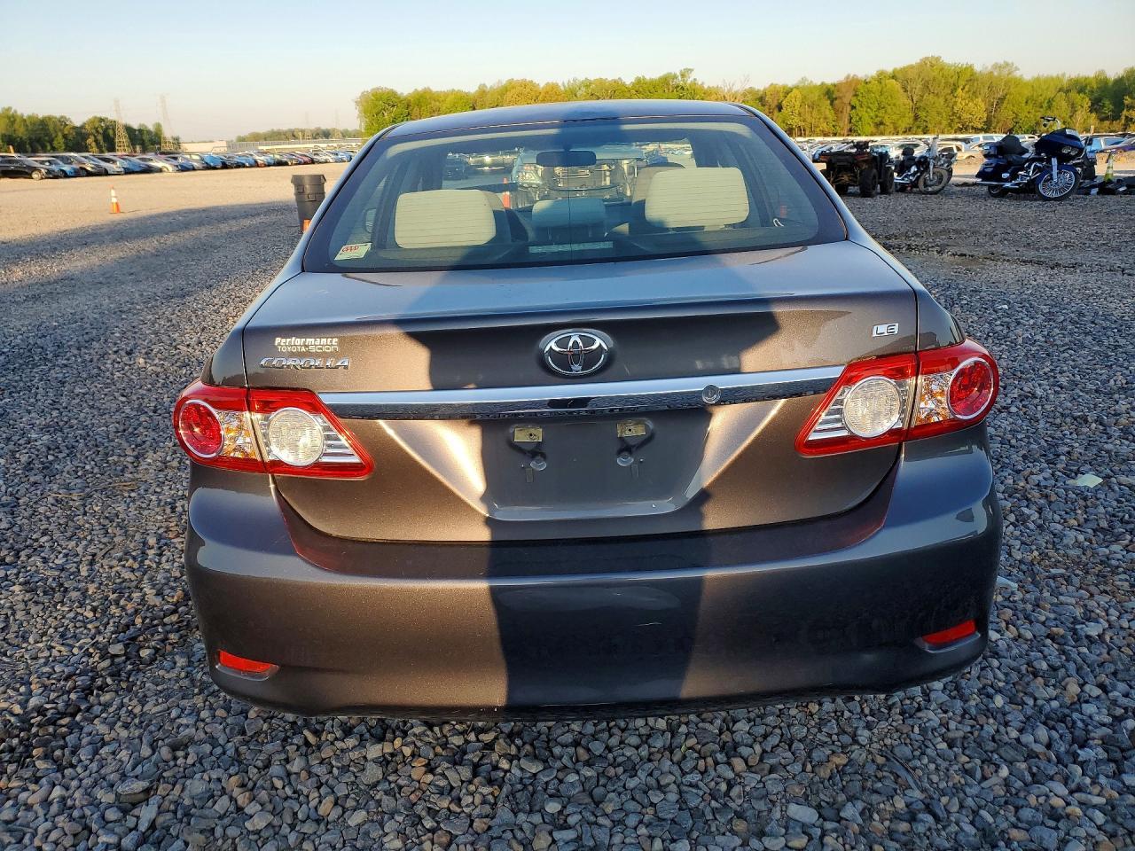 2011 Toyota Corolla Le - Фото 6